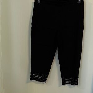 Zac & Rachel Black stretch Pull on Cropped Pants w/ crochet trim at hem EUC